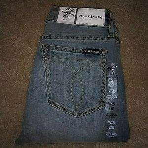 New Calvin Klein MID-RIE SKINNY  W25 X L30 LIGHT W